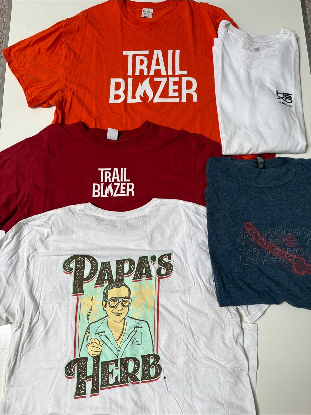 Men’s swag weed tshirts sz XL